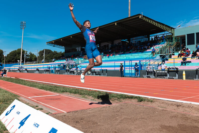 A Rasheed M Oro ORO CENTROAMERICANO Y RECORD NACIONAL DE SALTO LARGO POR RASHEED MILLER ...